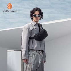 XB00837 Black cross over