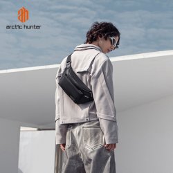 XB00837 Black cross over